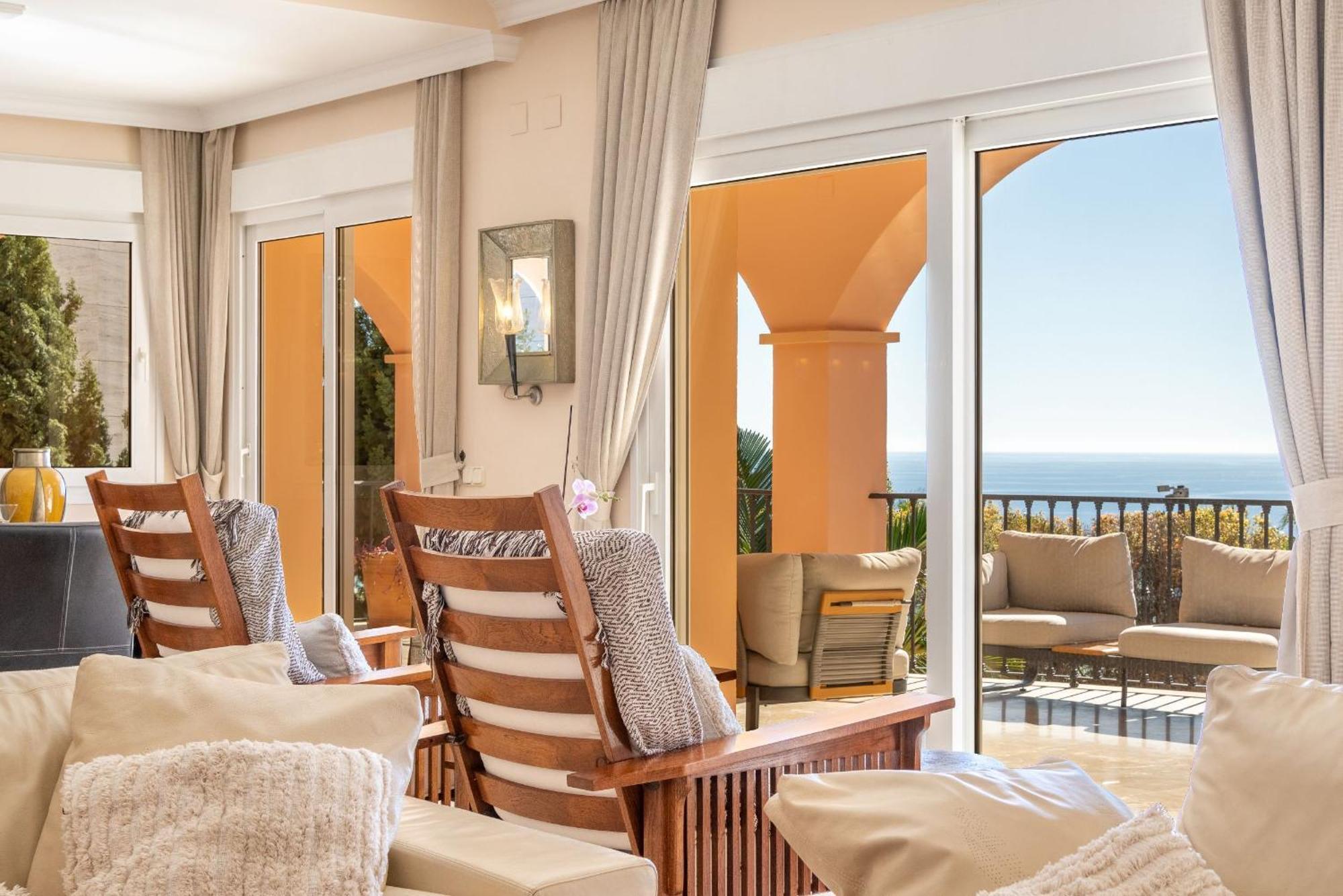 Beachside Villa With Panoramic Sea Views Benalmadena Exterior photo