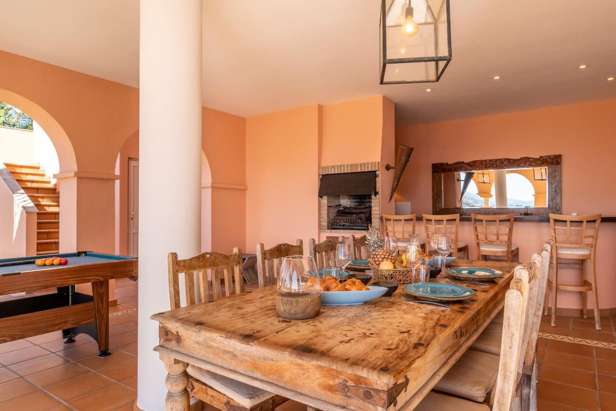 Beachside Villa With Panoramic Sea Views Benalmadena Exterior photo